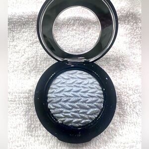 MAC Mineralize Eye Shadow “Just Breathe”